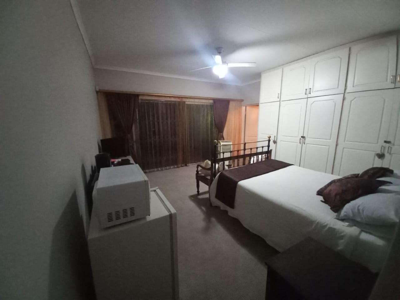 בלומפונטייין Anri Guesthouse מראה חיצוני תמונה