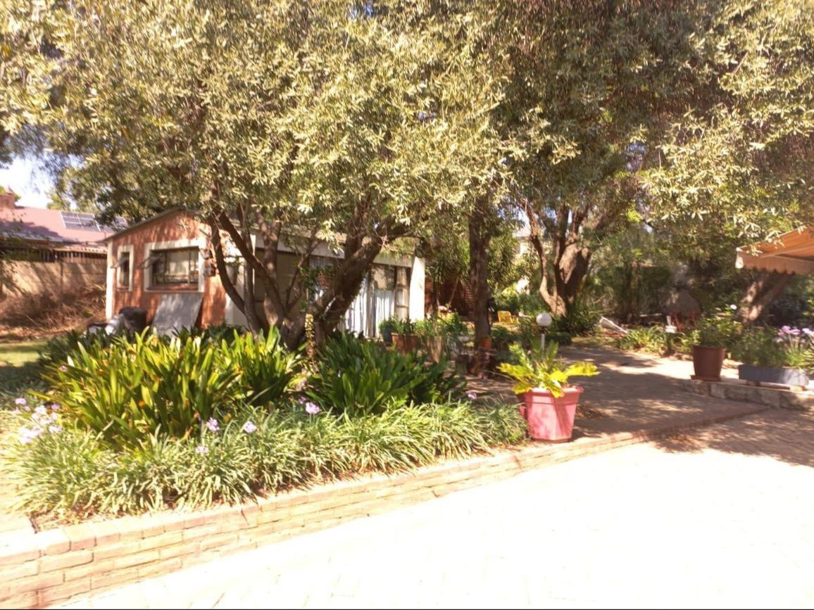 בלומפונטייין Anri Guesthouse מראה חיצוני תמונה